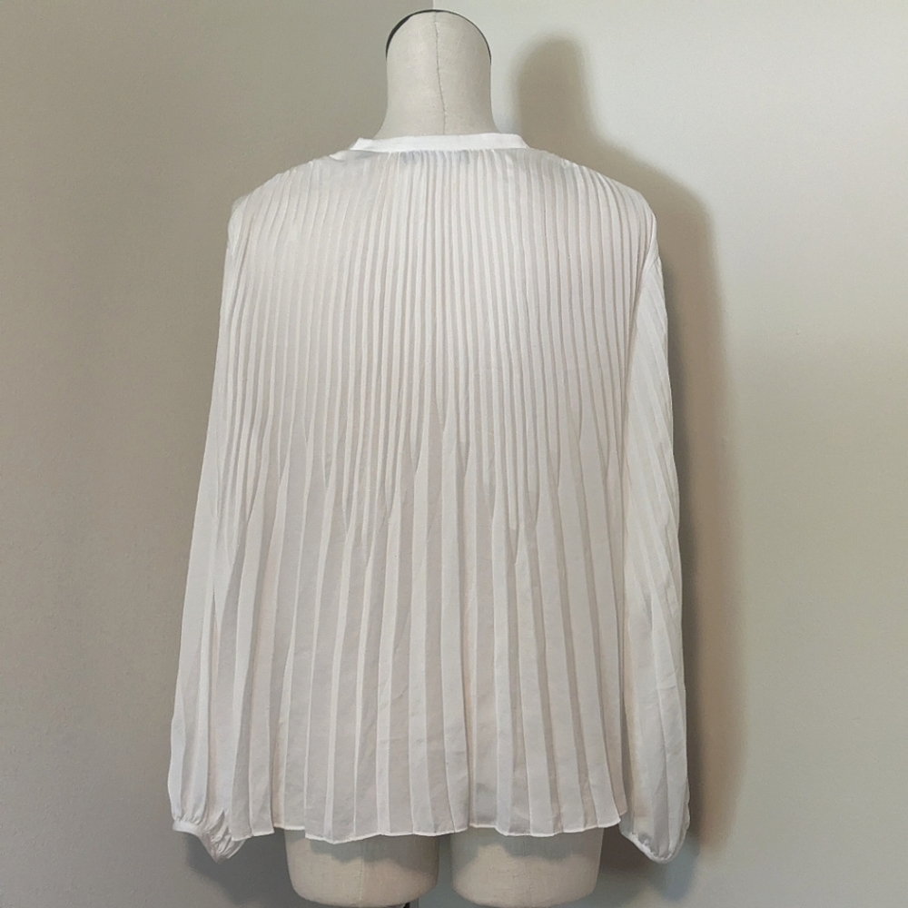 Vince Pleated Chevron Button Long Sleeve Flowy Blouse - Picture 3 of 12